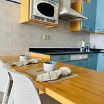 Lindamar Seeside Loft Apartment